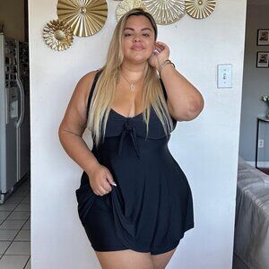 Loose-fitting tankini top - Modest swimsuit top with a relaxed fit 2026